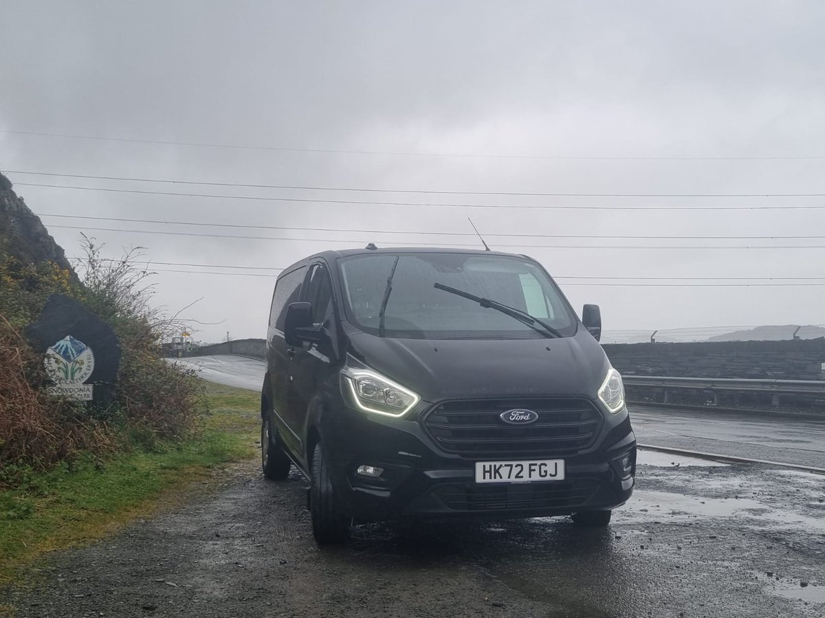 LogisticsSharp's tweet image. Delivery in the beautiful Snowdonia National Park 🚛⛰

#deliverydriver #courier #NextdayDelivery #Nationwide #logistics #dorsetbusiness #hampshirebusiness #bournemouth #poole #christchurch #april2024 #snowdonia #penrhyndeudraeth