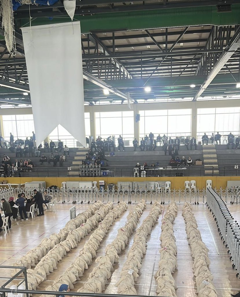 Milletimizin iradesinin yanındayız. Gaziosmanpaşa İlçe Seçim Kurulu’nun aldığı karar neticesinde oyların yeniden sayılmasına karar verildi. Bizler de bu sürecin şeffaf ve adil ilerlemesi için takipteyiz.