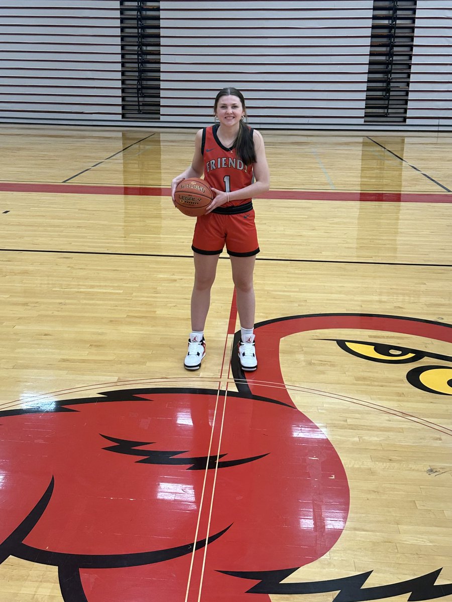 AdisonKraeer's tweet image. I had a good time visiting Friends university and getting to scrimmage with @friends_wbb20 . Blessed and excited to receive in offer from @laskey25 &amp;amp; @jadersdw .  @LadyJacketBB @OklahomaSwarm1