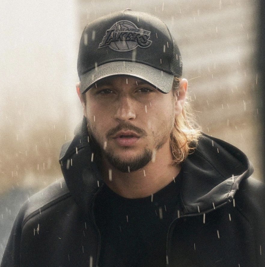 VibraRap's tweet photo. Joyeux anniversaire à Nekfeu qui fête ses 34 ans aujourd’hui 🎂 https://t.co/CUTPpgmp0s