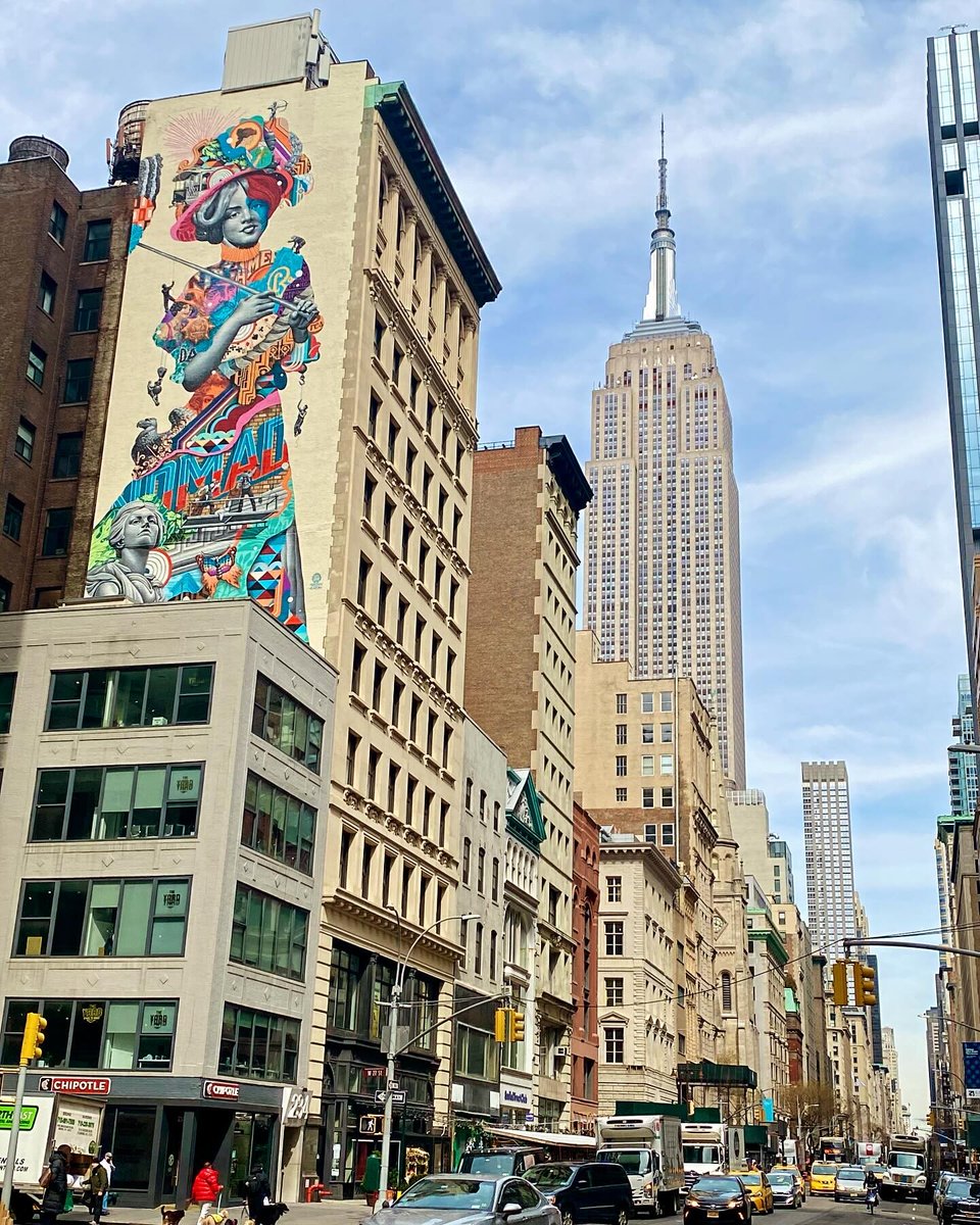 Empire State Building tweet media