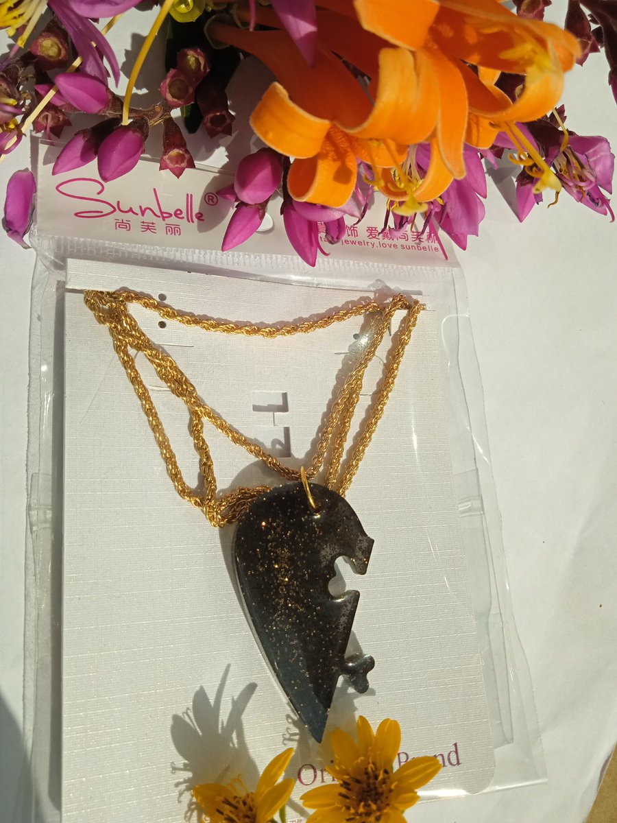 HantsiDeborah's tweet image. I am a resin artist and this is what i do. Please do well to patronize me.