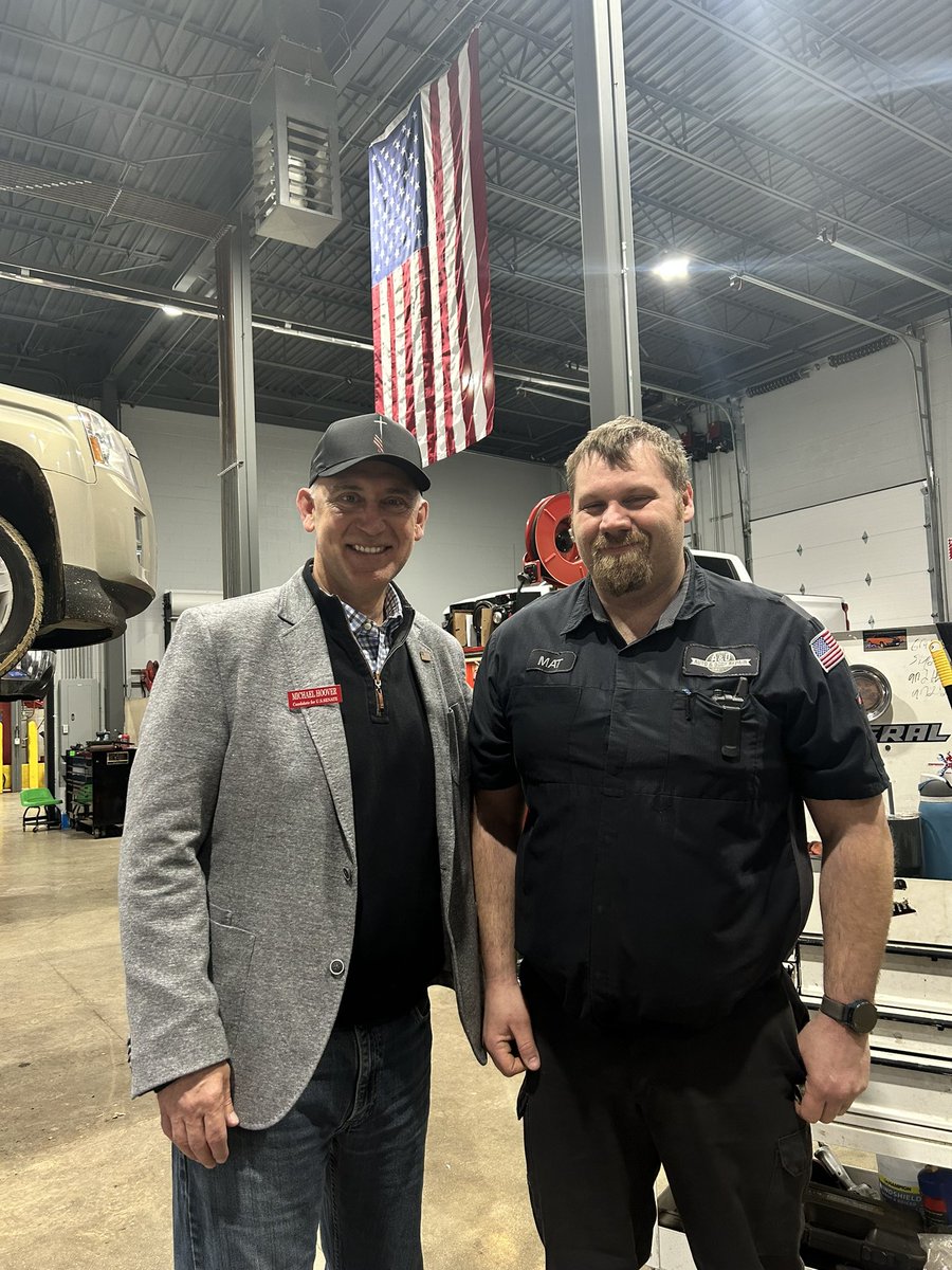 HooverforSenate's tweet photo. We’re often asked why we’re in this race.

It’s for the working class American families…

Every one of these mechanics work hard and love America. 

They a deserve a nation that works for them.

#hooverforsenate
#workingclassAmericans
#bluecollar
#family https://t.co/MPfTRUDcR0
