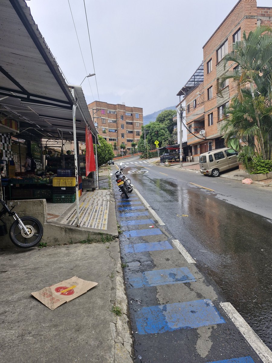 jairoosorio7's tweet photo. @EPMestamosahi hay un daño en la carrera 45 con calle 65 villa hermosa. https://t.co/pb2T2iCoPx