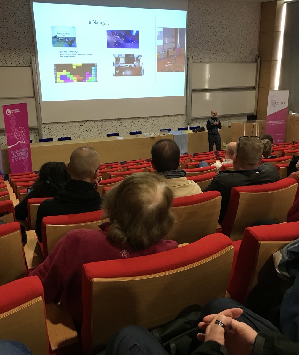 Journée NSI-SNT 📌Nazim Fatès, chercheur @inria_nancy au Loria, nous fait explorer l’histoire de l’intelligence artificielle, ses capacités & limites 🤖Présentation d'actions de médiation avec Aurore Coince @Univ_Lorraine & @poirel2 @CNRS_Centre_Est @CNRSinformatics @acnancymetz