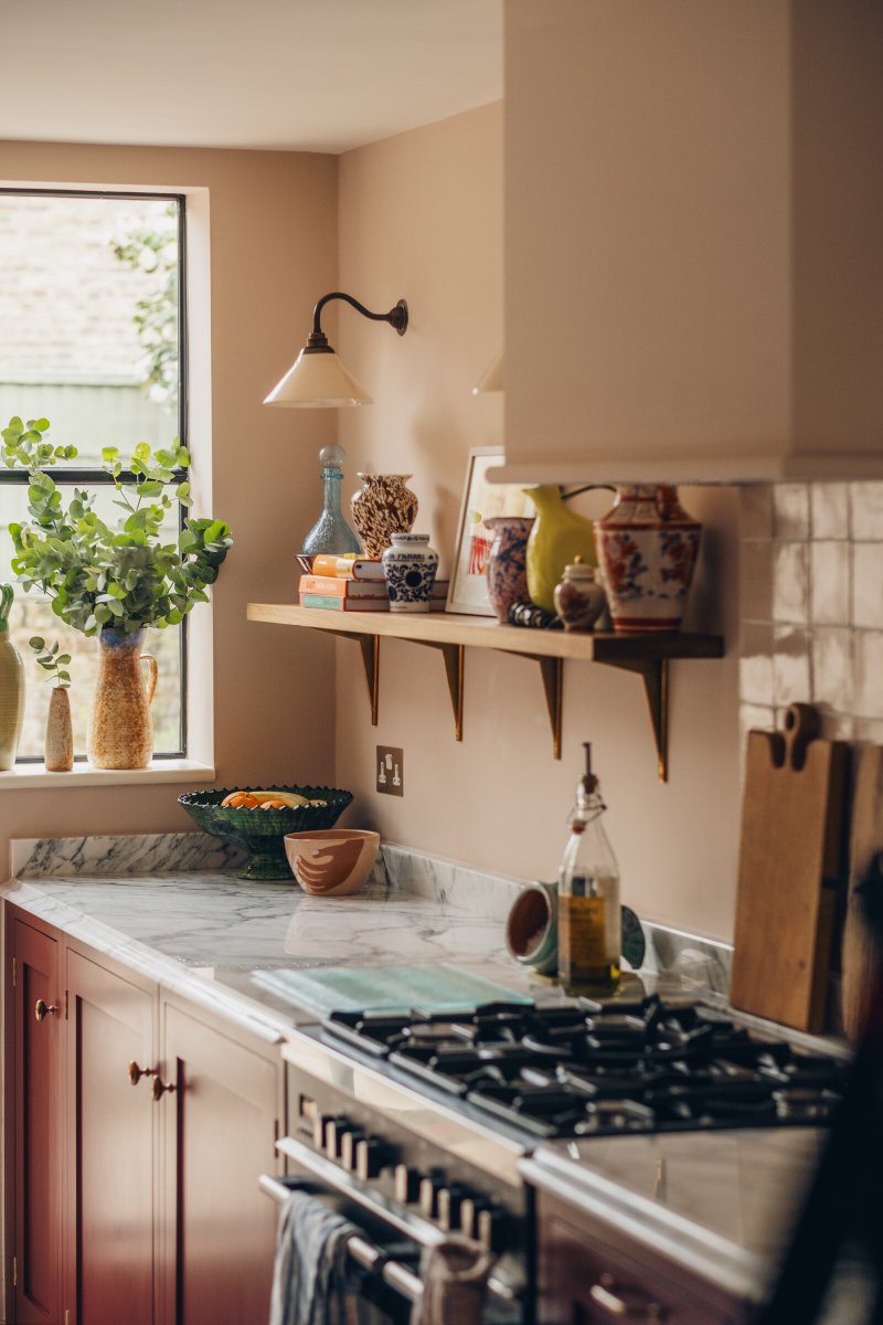 A small but perfectly formed kitchen in Stoke Newington, London... Thank you Florence Sun for the beautiful pictures.