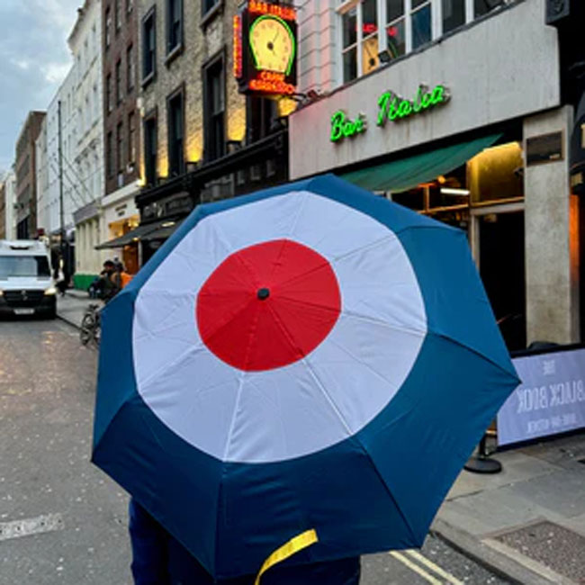 Judging by the current weather, it’s the perfect time to pick up one of the Brella target design (and limited edition) umbrellas by This Is Now. If you love a target, obviously. bit.ly/3PN0Sbc