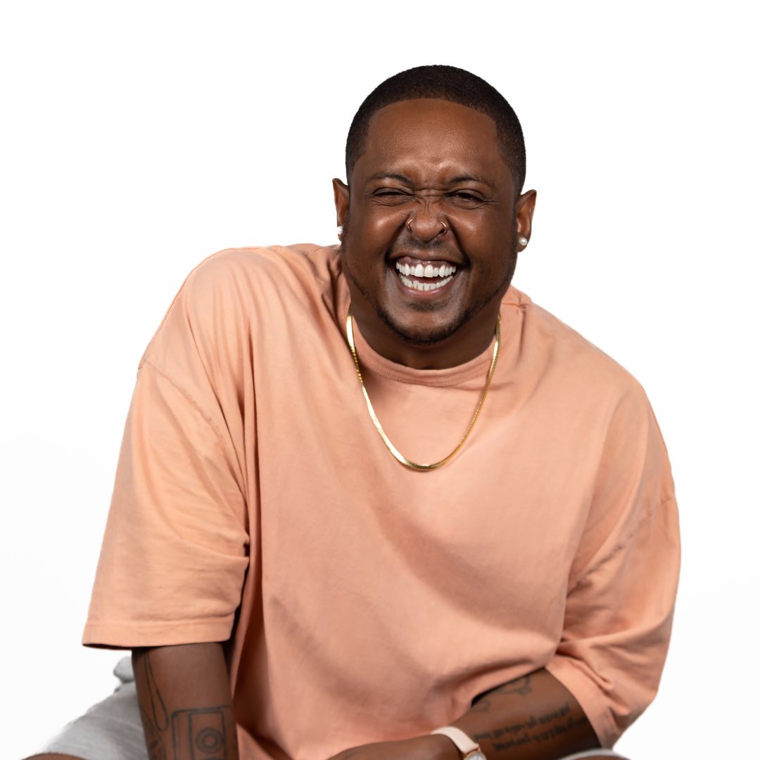 We are super excited to welcome trailblazing poet Danez Smith to our festival this August, world-premiering their 4th poetry book, “BLUFF”. Hailed as one of the most powerful voices in American poetry today, Smith merges raw personal energy with social and political criticism.