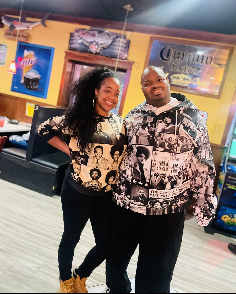 iamjasmynwright's tweet image. Yesterday was National #AutismAwarenessDay Here’s a pic of me posing with one of my fav people in the world #JulianAndJasmyn #SiblingLove 💙🧩