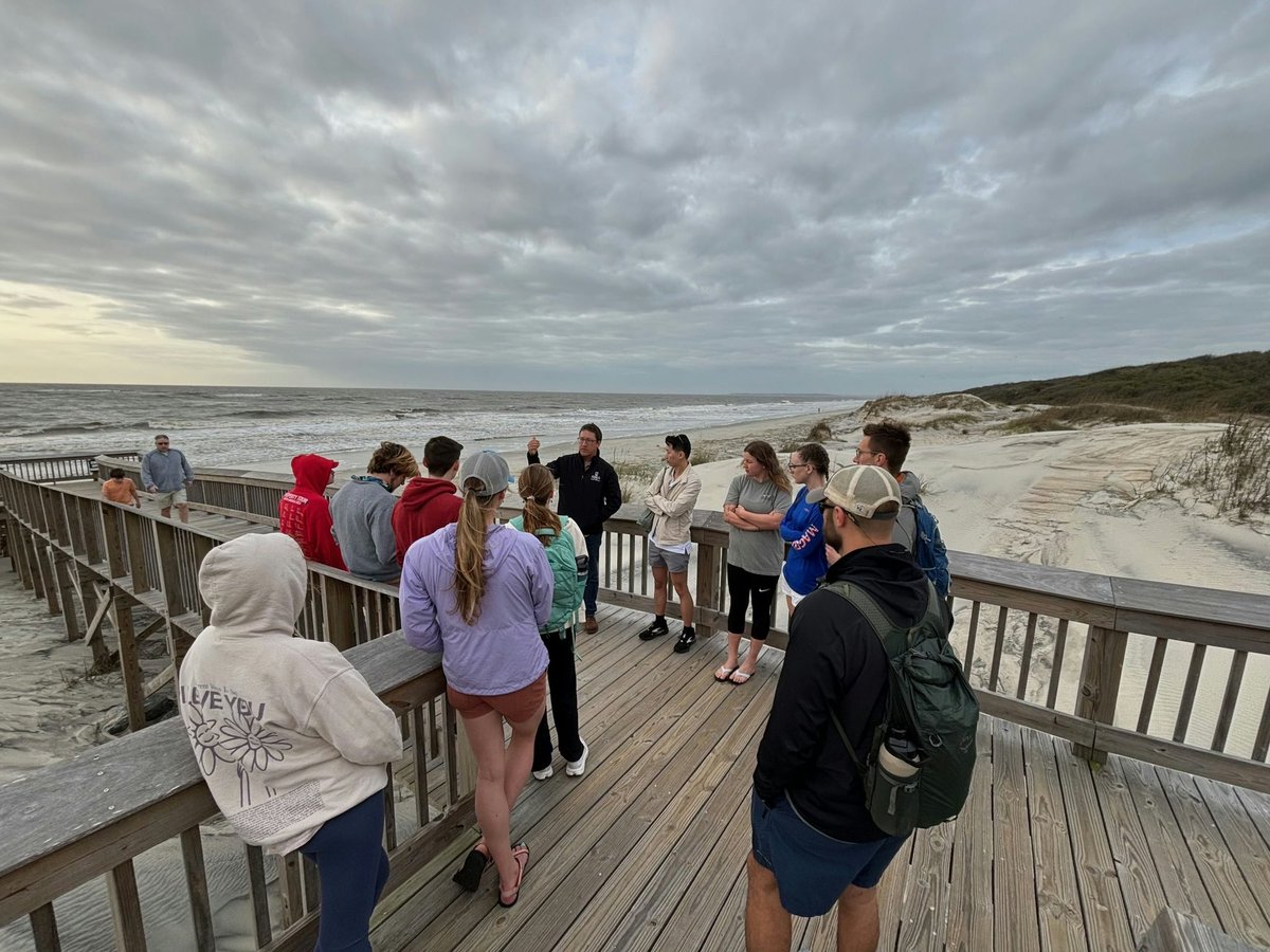 Who says field trips stop after high school? Last week, IRIS grad students studying coastal resilience to Jekyll Island, GA, to meet with conservation researchers and practitioners. Read more: iris.uga.edu/2024/04/03/gra…