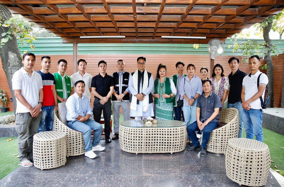 It is always a privilege to meet our Union Minister Ache @KirenRijiju 🎉🍁 He is the face of our North East India and youth Icon! #ArunachalPradesh @RijijuOffice