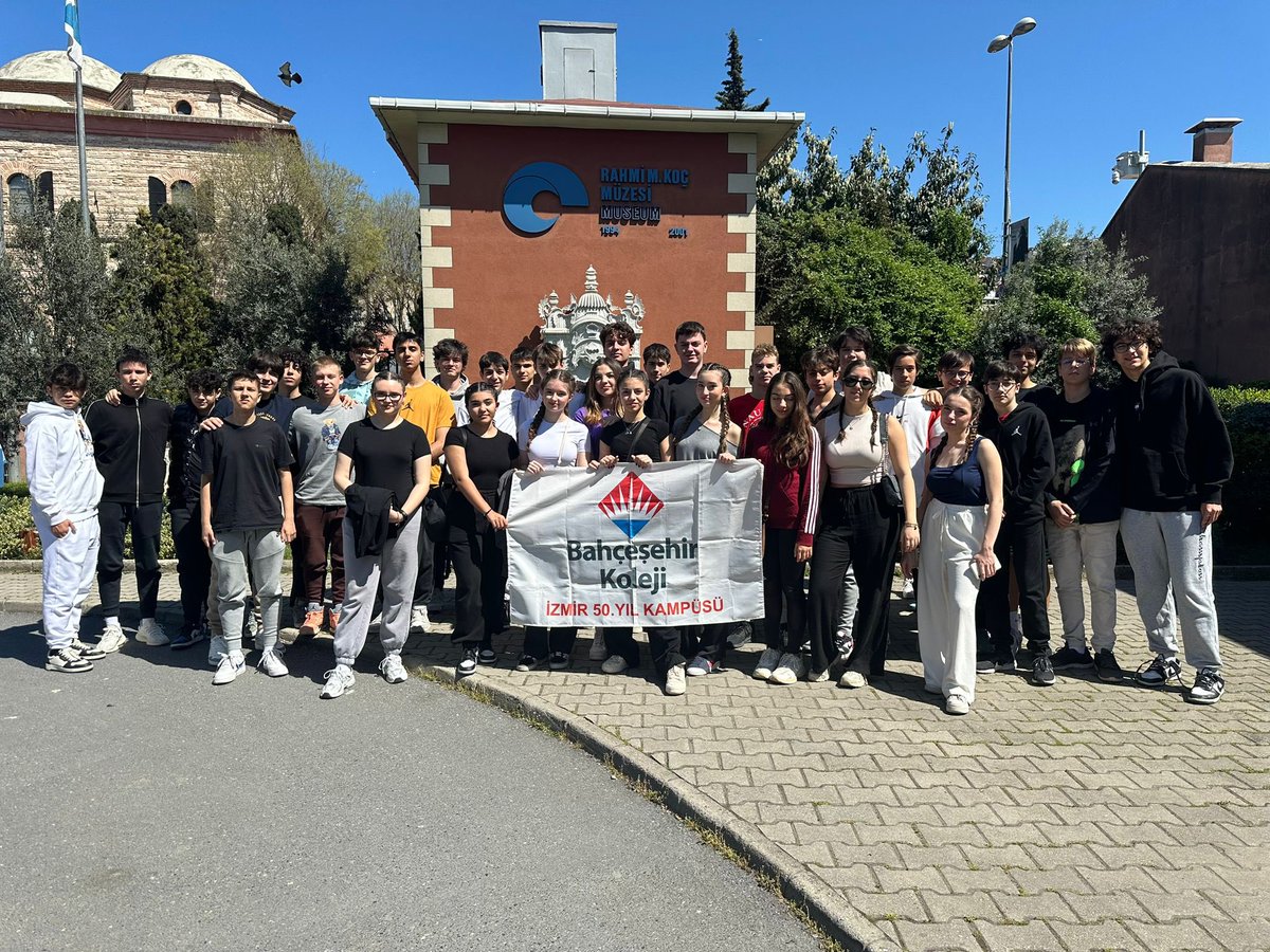 Öğrencilerimiz yarı final maçında @bkbasketbol takımımızın yanında! Bu akşam oynanacak Europe Cup yarı final rövanş maçında takımımıza destek olmak için Çiçekli Kampüsü olarak biz de Ülker Arena'dayız. Takımımıza başarılar diliyoruz.