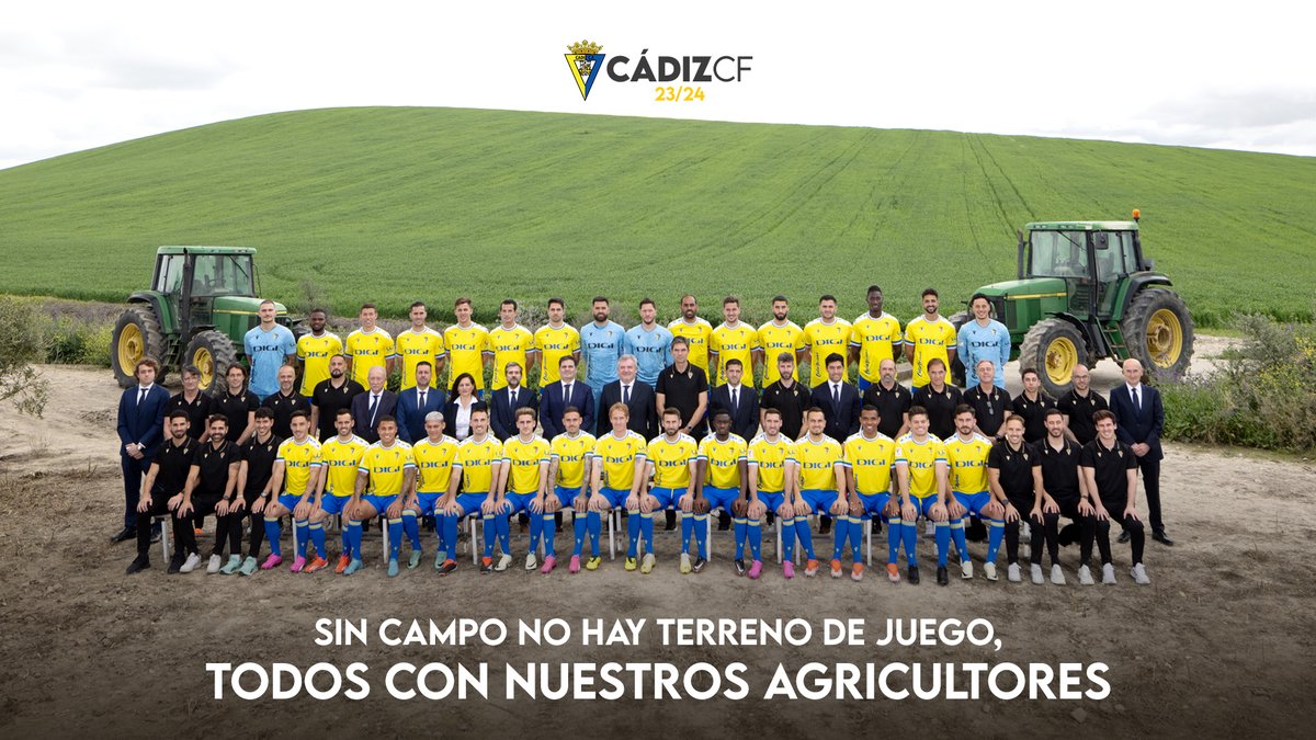 Cadiz_CF's tweet photo. 💛 Sin campo no hay terreno de juego, todos con nuestros agricultores

📸 #CádizCF 23/24 https://t.co/GgmfhNwpit