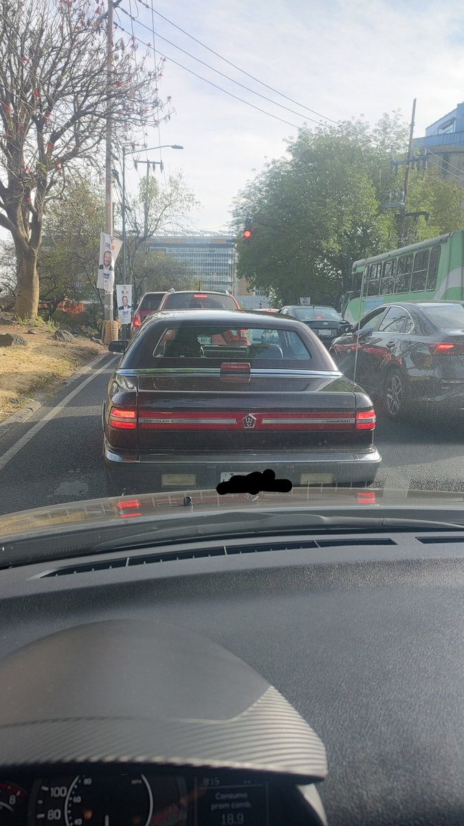 isra0110's tweet photo. @frankymostro no es viernes de roñas, pero deberías hacer un miércoles de unicornios, ví esta madre en la calle por lo que se es un #Chrysler TC bye Maserati. Se veía chulo https://t.co/homUiI5mQ6