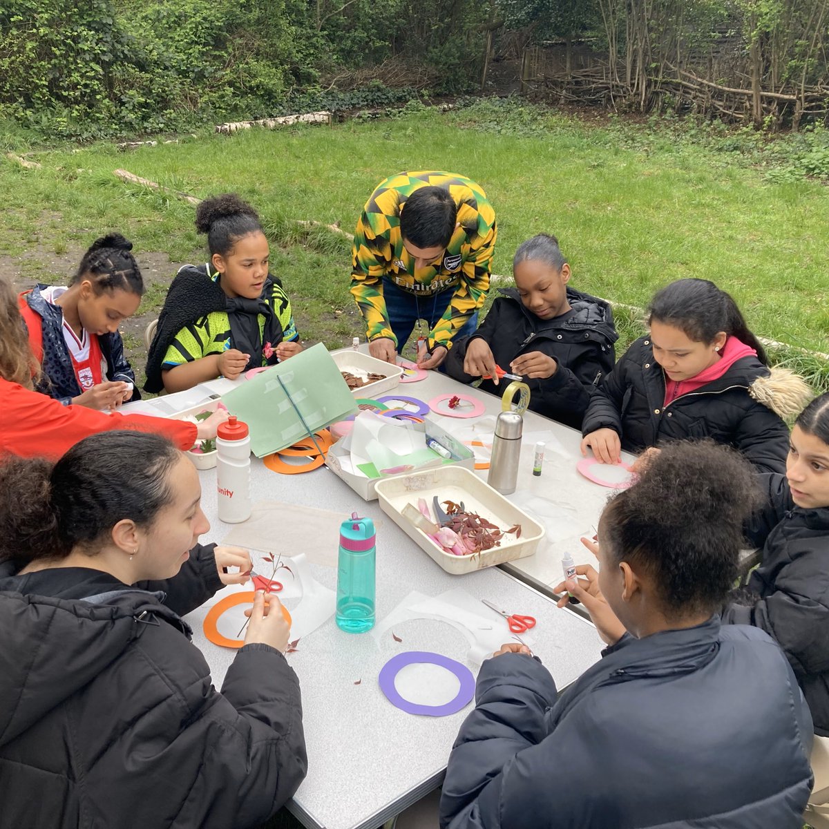 ⚽️🌱Today our PL PFA Double Club Camp took a break from football to visit the Ecology Centre! 🍃Thanks to the amazing staff our girls learnt about permaculture and looking after our planet! @IslingtonLife @IslingtonBC #DoubleClubIs25 #PLPFACommunityFund