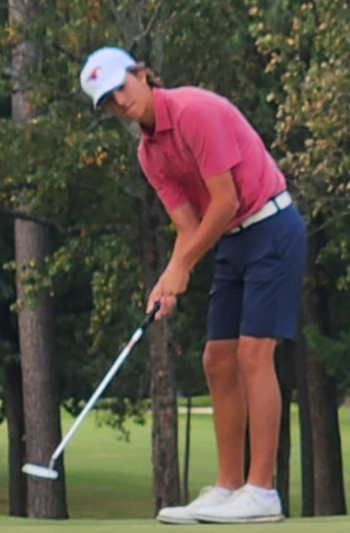 The Mustangs fought hard in windy conditions but fell 2 shots short of making it to the Region 1 Championship. Senior Nick Castro closed with a 77 to claim an individual regional spot. Nick, Carson Hampton & Steven Suges made the All-District team. Best of luck at Region Nick!