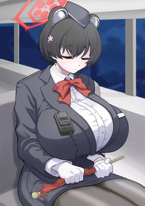 ガイド衣装のツバキがエッチすぎた…
服の上からズリズリしたい…

#ブルアカ

その他差分多いのでピクシブにおいてます
https://t.co/SjcV60V8D7 