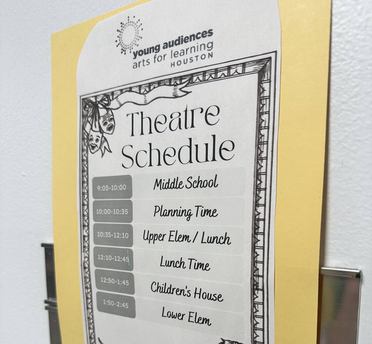 A day of theatre arts with @HoustonISD students! Students dusted off their tableau, creative writing, teamwork, and public speaking skills yesterday. #ArtsEd #ArtsIntegration #Houston 📚 🎭