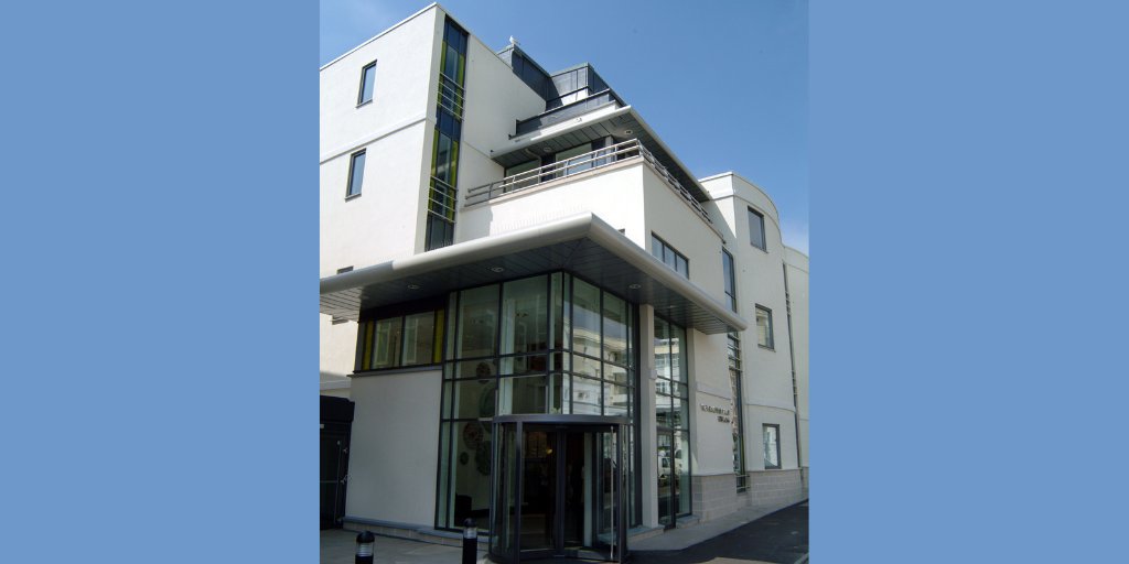 #ThrowbackThursday to 2005 when the Audrey Emerton Building, a new base for third to fifth-year students, was opened by Baroness Emerton. It contains a 150-seat lecture theatre, teaching and seminar rooms, a clinical skills room and a library #BSMS20