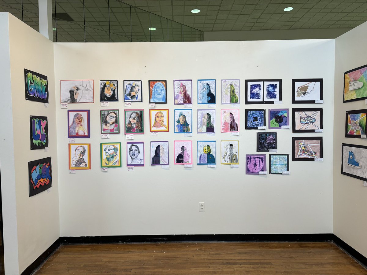 Thank you to the @SVMSEagles students and parents who attended the showcase at the Stocksdale Gallery @williamjewell Brown Hall. The @LPSFineArts art will be displayed 4/1-4/30 and may be viewed 8AM to 6 PM.