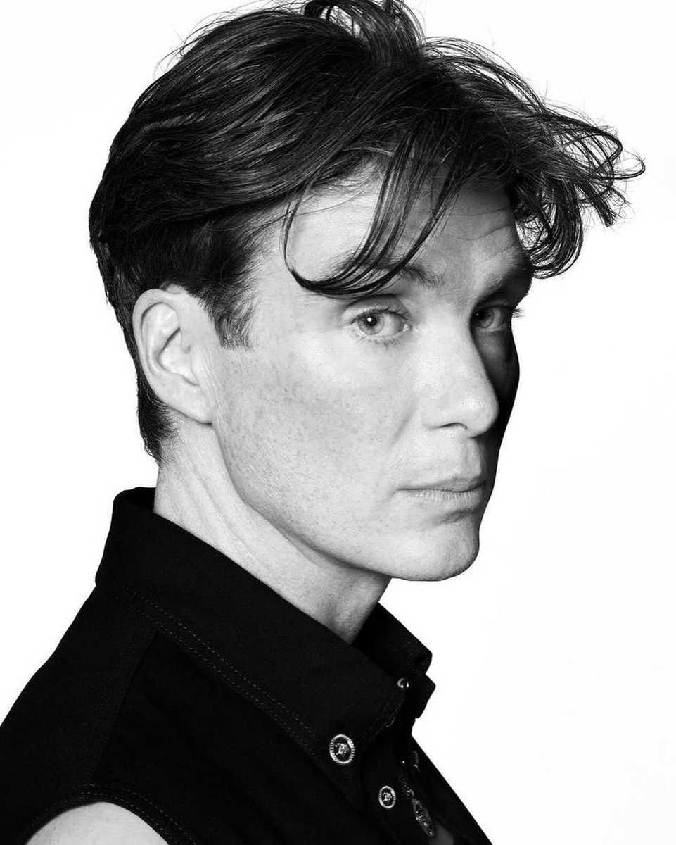 TheCinesthetic's tweet photo. Cillian Murphy for Versace Icons, 2024 https://t.co/DQ4i0cl7HO