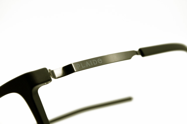 isemegane's tweet photo. ゲーミンググラスとして最高のパフォーマンスが発揮できる高いクオリティのプレイド
0.7mm厚のテンプルはしなやかな弾力性を持ち、ヘッド
セットとの相性も最高です

P-15 54/35mm MB-GM（マットブラック/ガンメタル）
#plaide #プレイド #isemegane #伊勢メガネ #p15 https://t.co/9li1ugUSfj