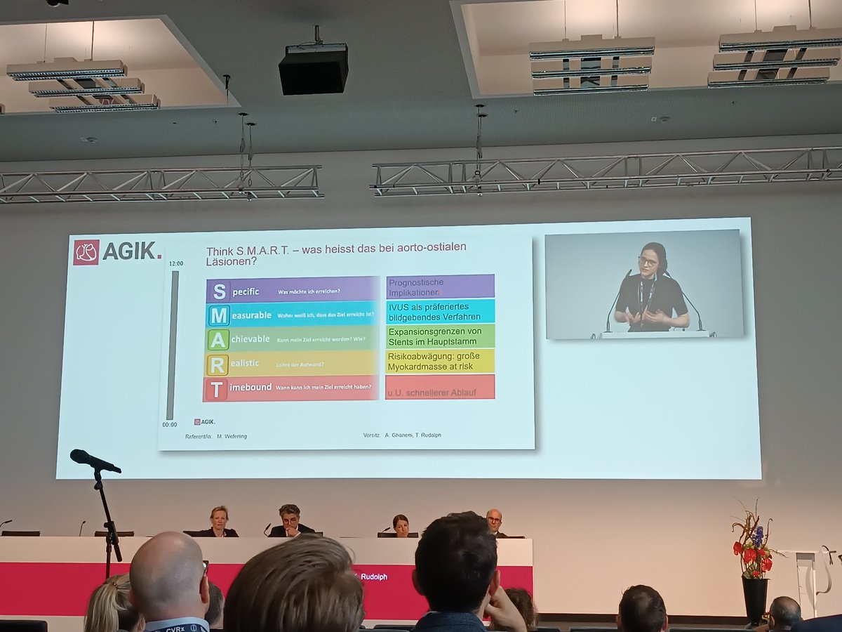 klinki_hh's tweet photo. Maren Weferling mit ihren SMARTen Gedanken zu aorto-ostialen Läsionen.

#DGKJahrestagung @DGK_org @AGIKinterv @DrCathaHamm @VRubesch @kaschenke @thiele_holger @GhanemAlexander @felixmeincke @TSchneiderMD @KardiologieHH https://t.co/4sPmhZ5ZFE