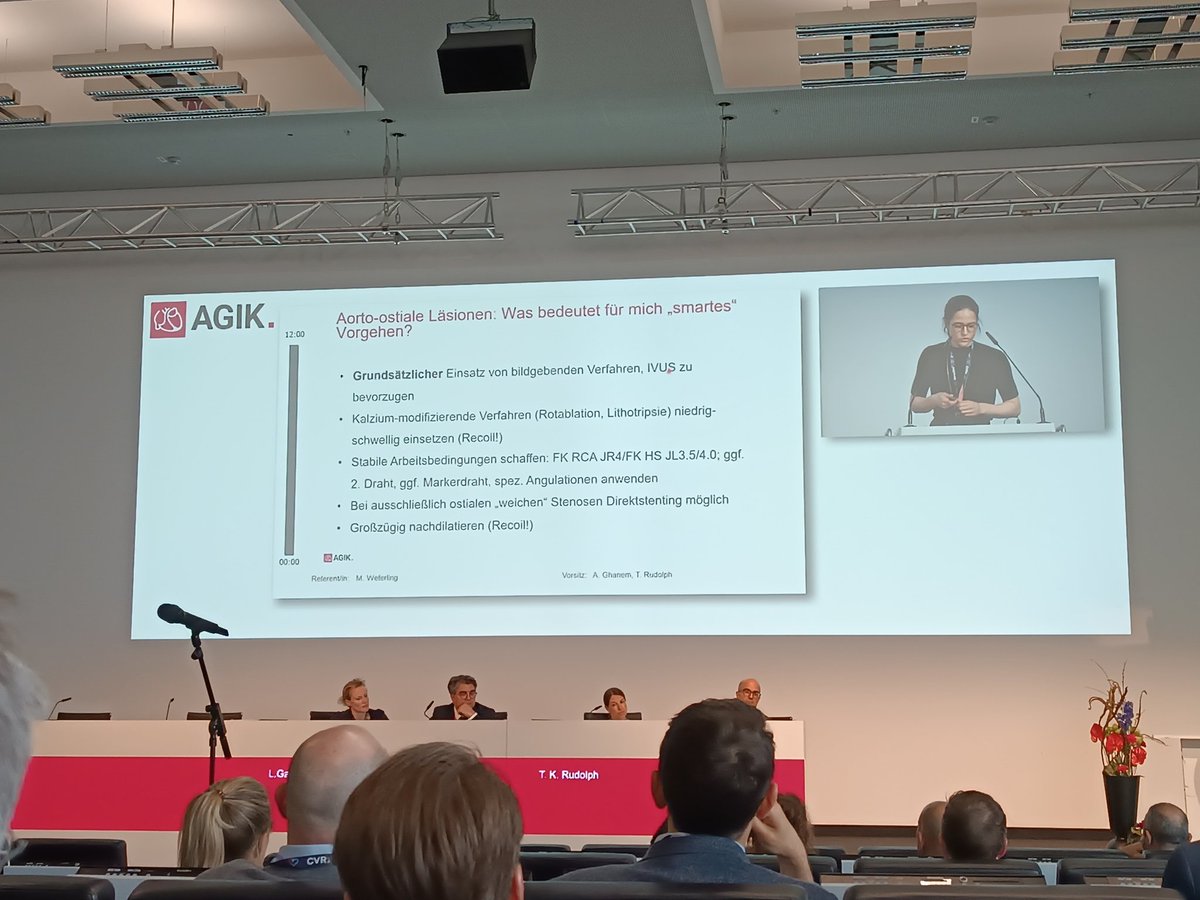 klinki_hh's tweet photo. Maren Weferling mit ihren SMARTen Gedanken zu aorto-ostialen Läsionen.

#DGKJahrestagung @DGK_org @AGIKinterv @DrCathaHamm @VRubesch @kaschenke @thiele_holger @GhanemAlexander @felixmeincke @TSchneiderMD @KardiologieHH https://t.co/4sPmhZ5ZFE