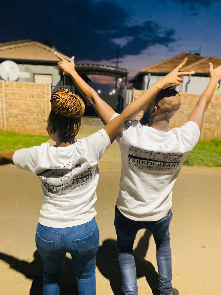 teafunk's tweet photo. @TshepoJeans 
At our house warming https://t.co/jaA7Cmtt9r