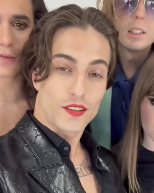 innomedelbuio's tweet photo. do you guys remember redlipstickiano? i miss her https://t.co/wYT3Wb5pZQ