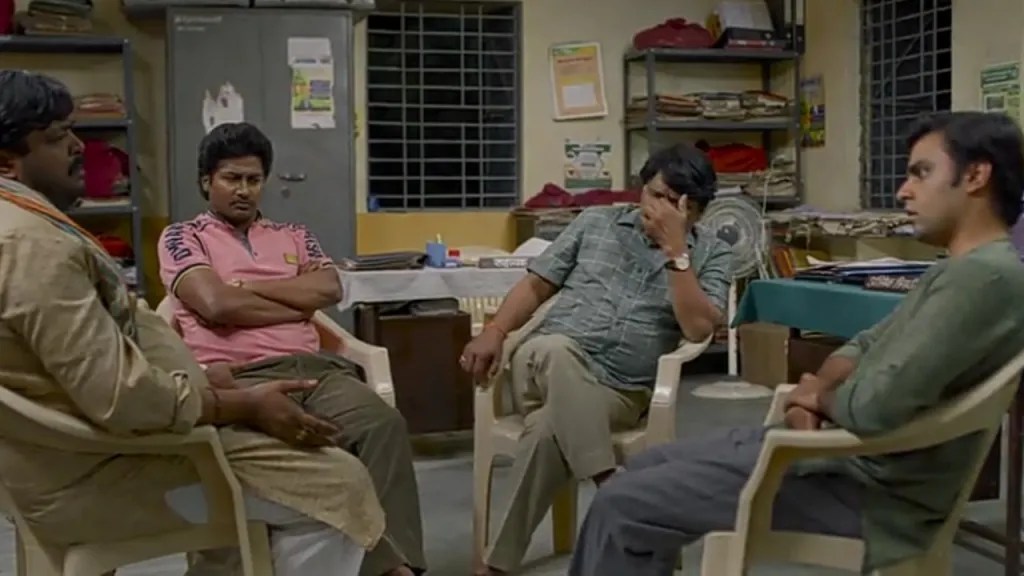 MSDianAbhiii's tweet photo. Cricket fans when there is a match that doesn't include MI, CSK or RCB. https://t.co/eDCPcJ3ZZE