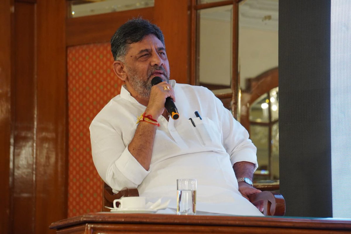 #ExpressDialoguesMiniConclave @DKShivakumar says he is confident of Karnataka’s performance for the #LSPolls and will make a mark. He adds that the NDA will not reach more than 200 seats. The ground reality is different, no BJP wave here.