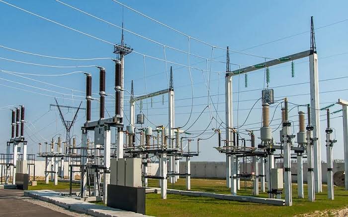 shegzedon's tweet photo. Nigerian Electricity Regulatory Commission approves 300% increase in electricity tariff from N68/KWh to N225/ Kwh  

https://t.co/90yTS17nRp https://t.co/20Aj56C8Je