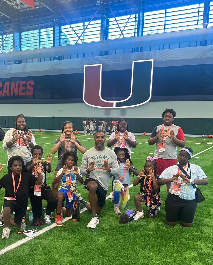 It's all about the U! 🙌 A big thank you to @CanesFootball and Jason Taylor for a fantastic day at the @univmiami, hosting our Northwest Club youth members from #BGCMIA! Your ongoing support helps create #GreatFutures. 💙