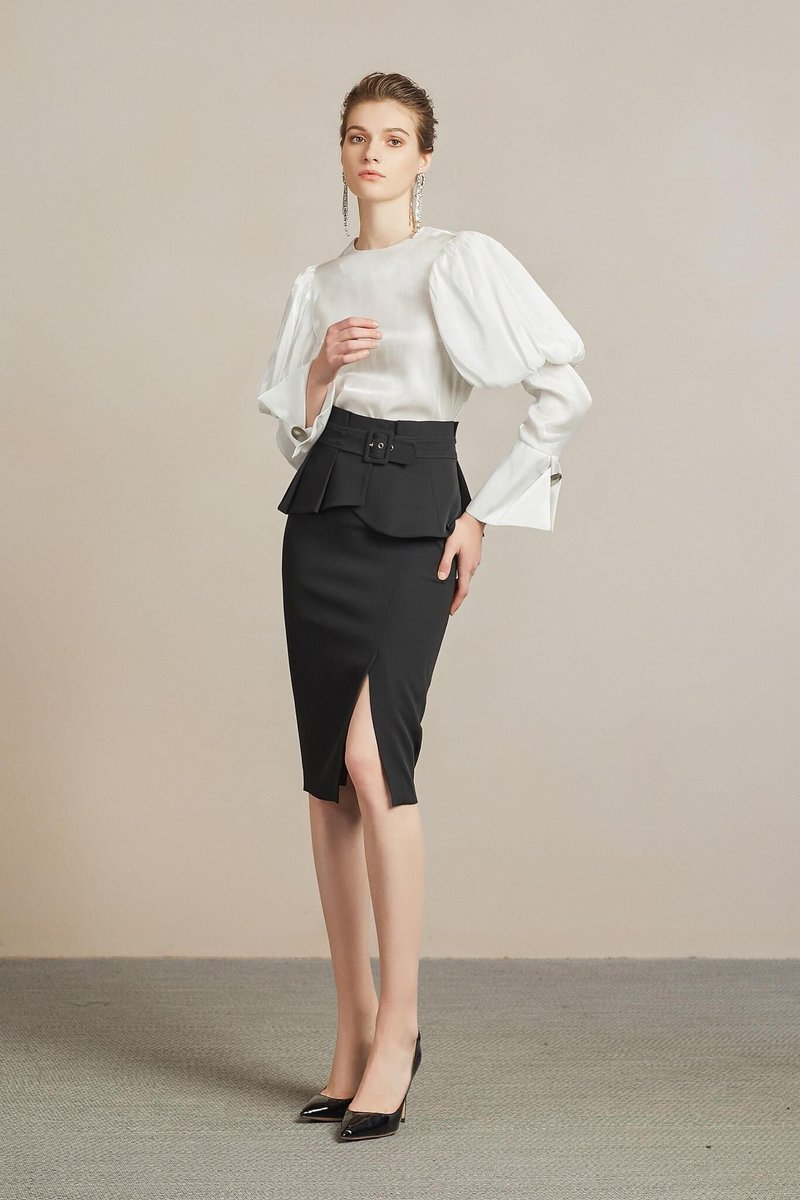 fashionbyteresa's tweet image. Break up the week with bold monochrome — puff sleeves and peplum details that mean business! 🖤 #FashionByTeresa #WednesdayWisdom #StyleThatWorks #ModernProfessional