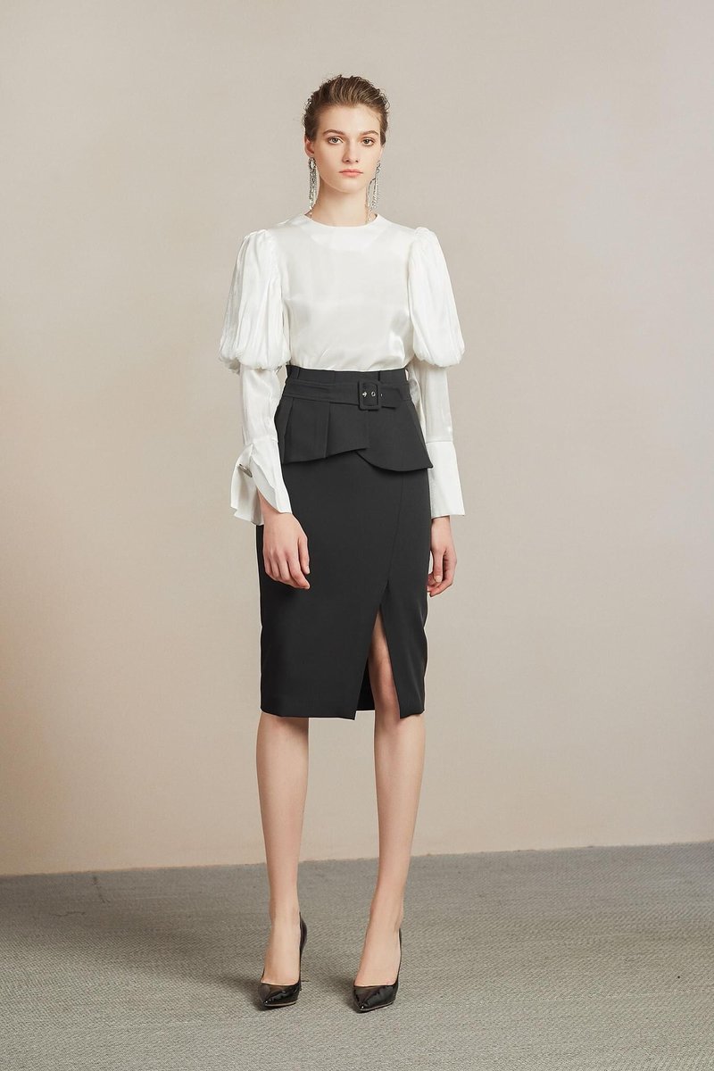 fashionbyteresa's tweet image. Break up the week with bold monochrome — puff sleeves and peplum details that mean business! 🖤 #FashionByTeresa #WednesdayWisdom #StyleThatWorks #ModernProfessional