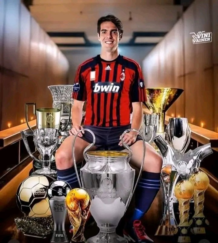 Rossoneri100's tweet photo. Kaka 🔴⚫😎 https://t.co/JuKvkakjgb
