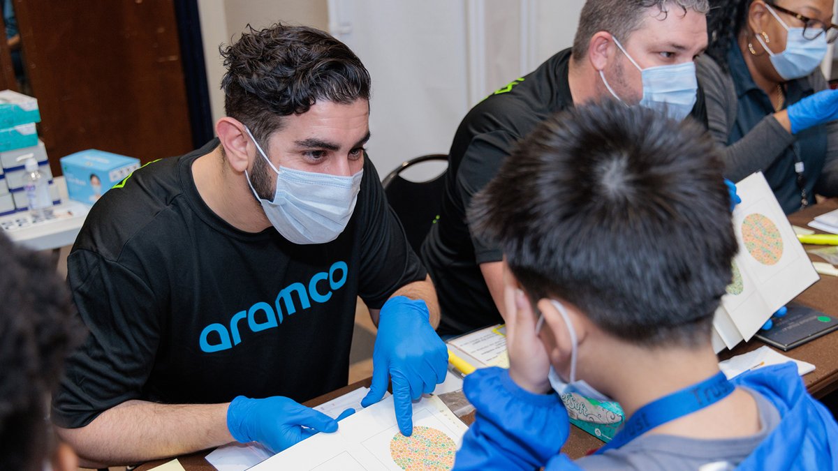 We are proud to support @HoustonHealth's #SeeToSucceed program, which has provided free glasses & eye exams for over 100,000 students in #Houston since 2011. #Aramco volunteers helped with screening, data entry & coordinating students at a recent event: bit.ly/3J01UwC