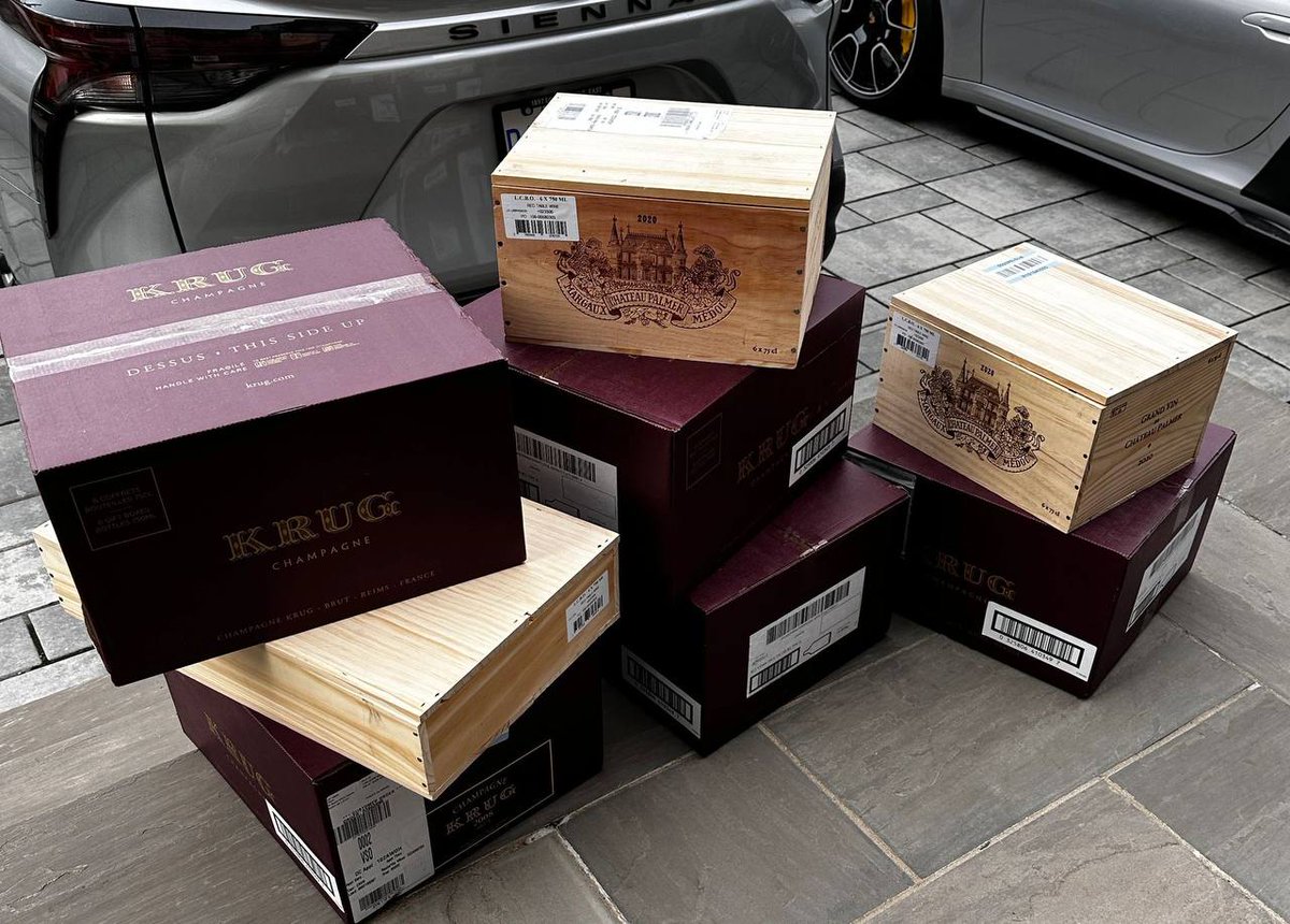 🤣I was busy working at night and didn’t pay attention to the messages on my phone. I have a good news for everyone. The winery I invested in just imported a batch of precious red wine from France this afternoon! If you need it, you can send me a private message!