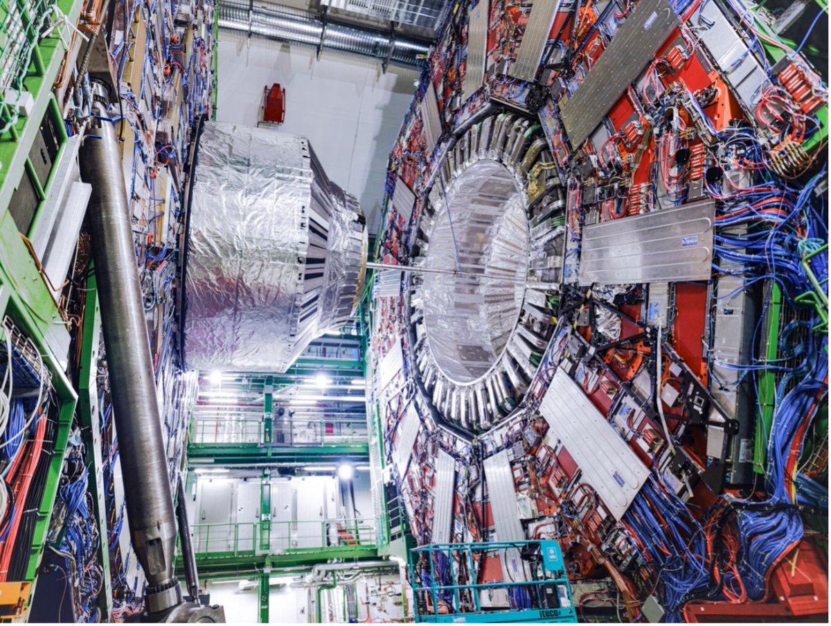 [Press Release] The @CMSExperiment at CERN measures a key parameter of the Standard Model Find out more: home.cern/news/news/phys…