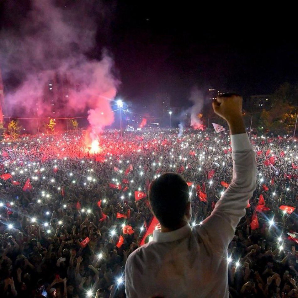 Ekrem İmamoğlu: “Yaşasın Cumhuriyet, yaşasın demokrasi, yaşasın Mustafa Kemal Atatürk'ün emaneti bu memleket.”