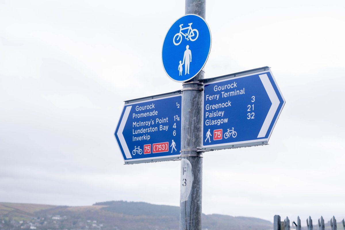 Earlier today, we joined Minister for Active Travel @patrickharvie, @TransportScotland and project partners @inverclyde, @ScotRail and @NetworkRailSCOT to officially open an improved and rerouted connection along #NationalCycleNetwork Route 75 in Gourock Station 🧵