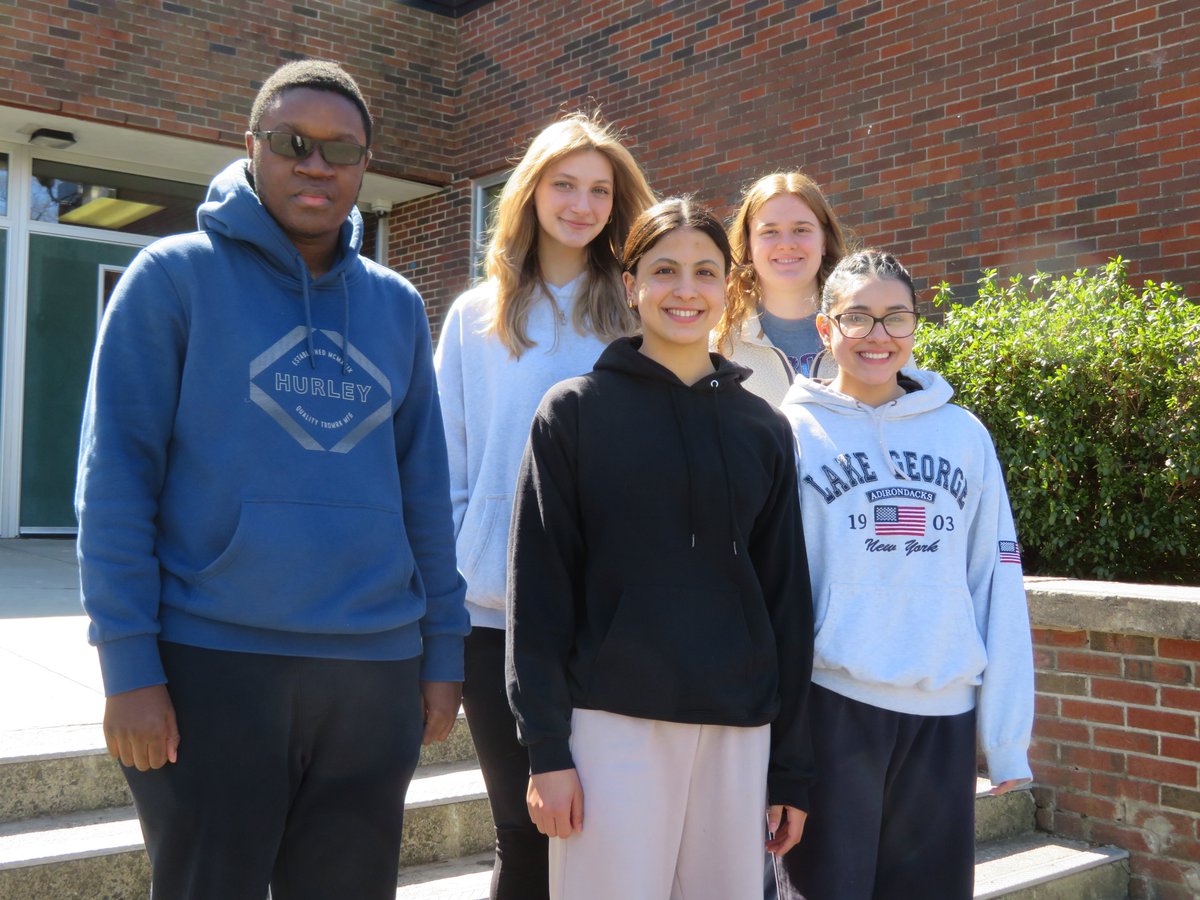 A combined 20 #ClarkstownCSD seniors from CHSN and CHSS were recently honored during the annual Black and LatinX Student Achievement Awards at @SUNYRockland. Recognition is determined based on various personal accomplishments as well as academics. Congratulations!