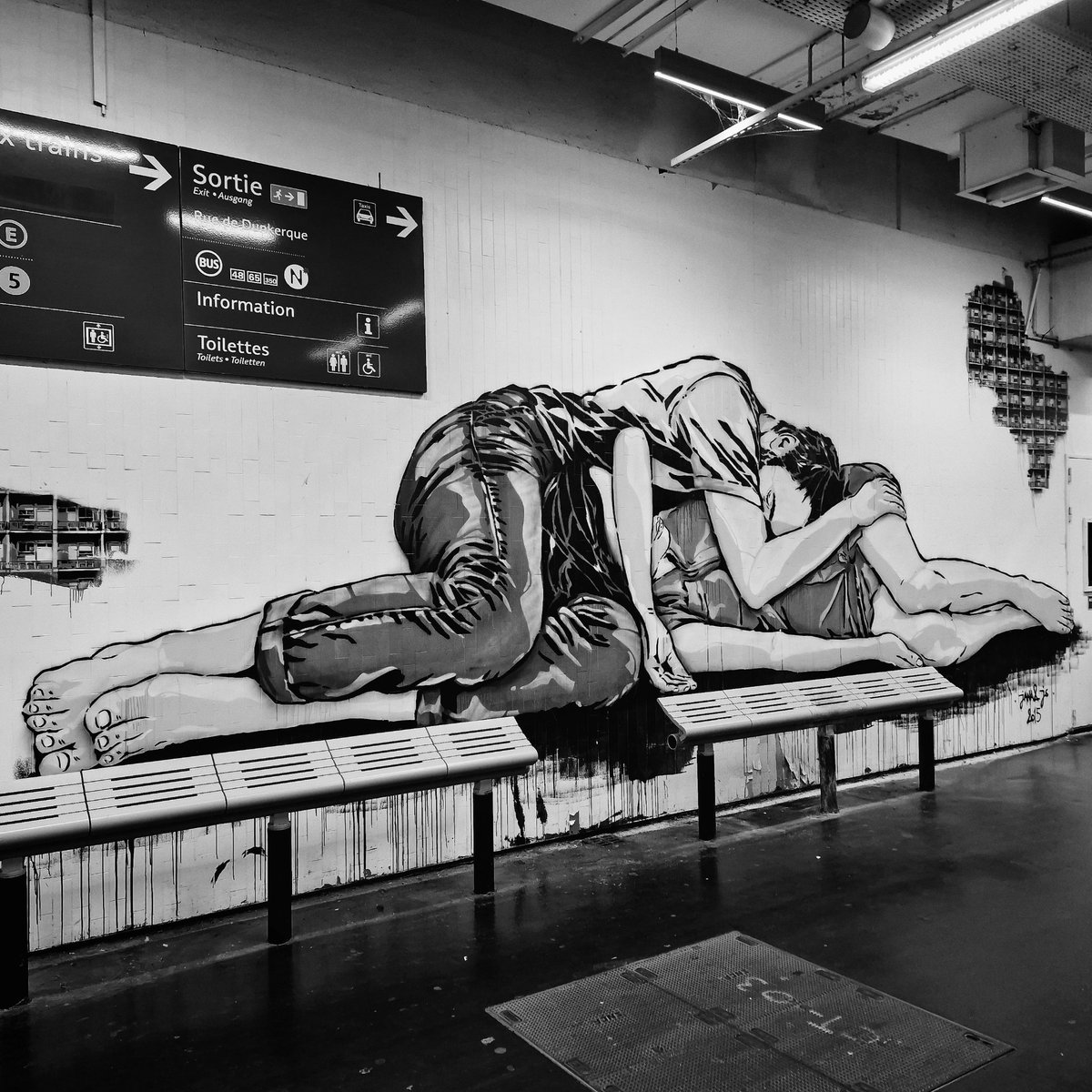 fqpeh's tweet photo. Sur les bancs... #Station #Train #GareDuNord #StreetArt #Graf #NoName #Peint #Homeless #Sleeping #NoChoose #Photography #NoFilter #SansFiltre #Gare #SansNom #Inconnu #Peinture #SansChaussures #FqpehPhoto
https://t.co/rNQD4ZzLiJ https://t.co/DYOI71CrSN