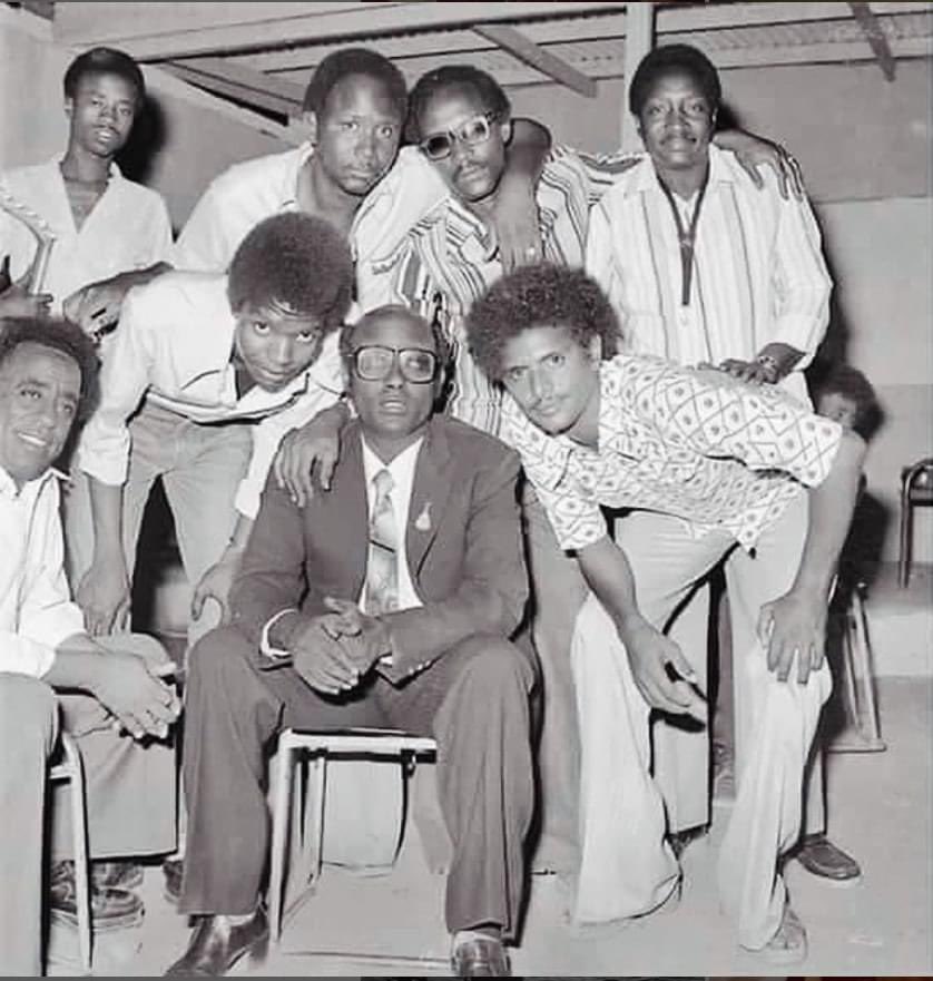 الفنان الراحل محمد الأمين وفرقته الموسيقية في الخرطوم .
سبعينيات القرن الماضي