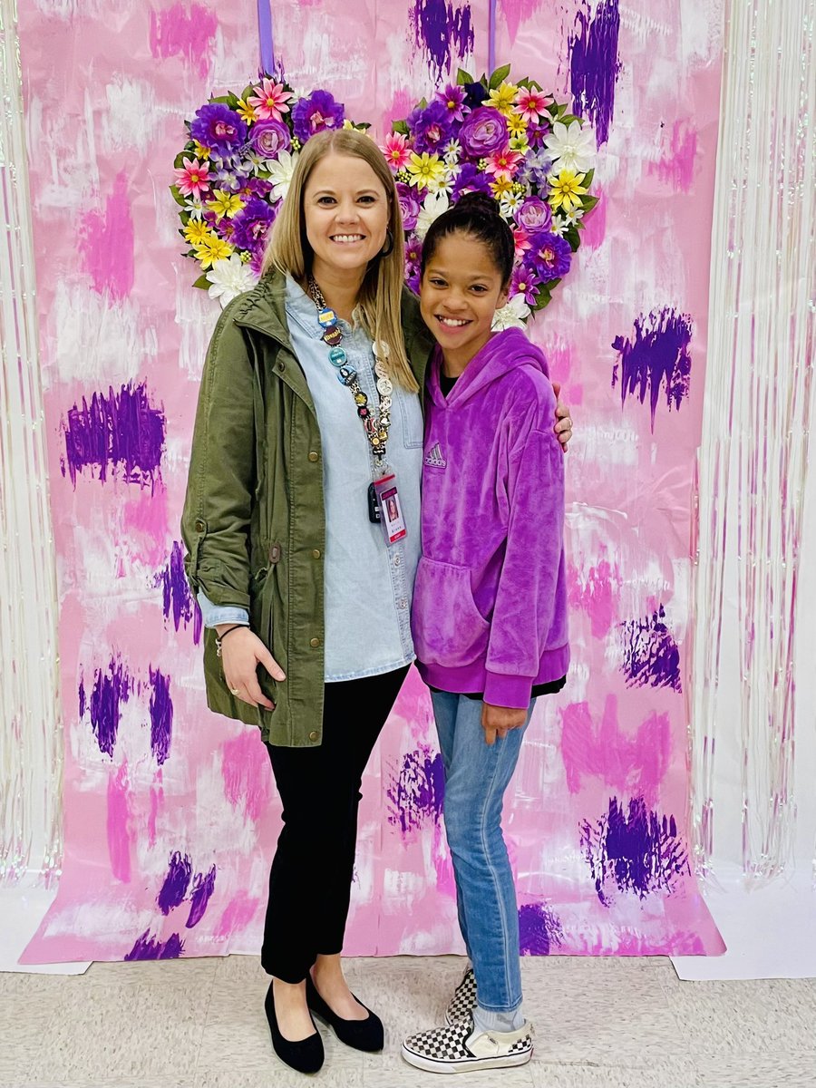 Holly Green tweet media