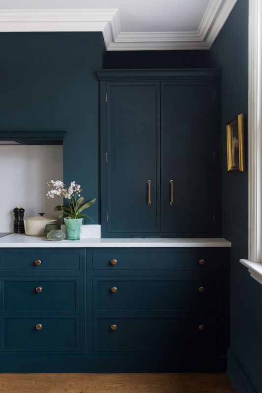 Throwback to this stunning kitchen crafted right here at Arbor Lane for one of our valued partners. Featuring Mylands No38 Market Green, a luscious, deep hue that exudes luxury and timeless elegance. Ready to join us?

Reach out today at Enquiries@arborlane.co.uk 🙌💙