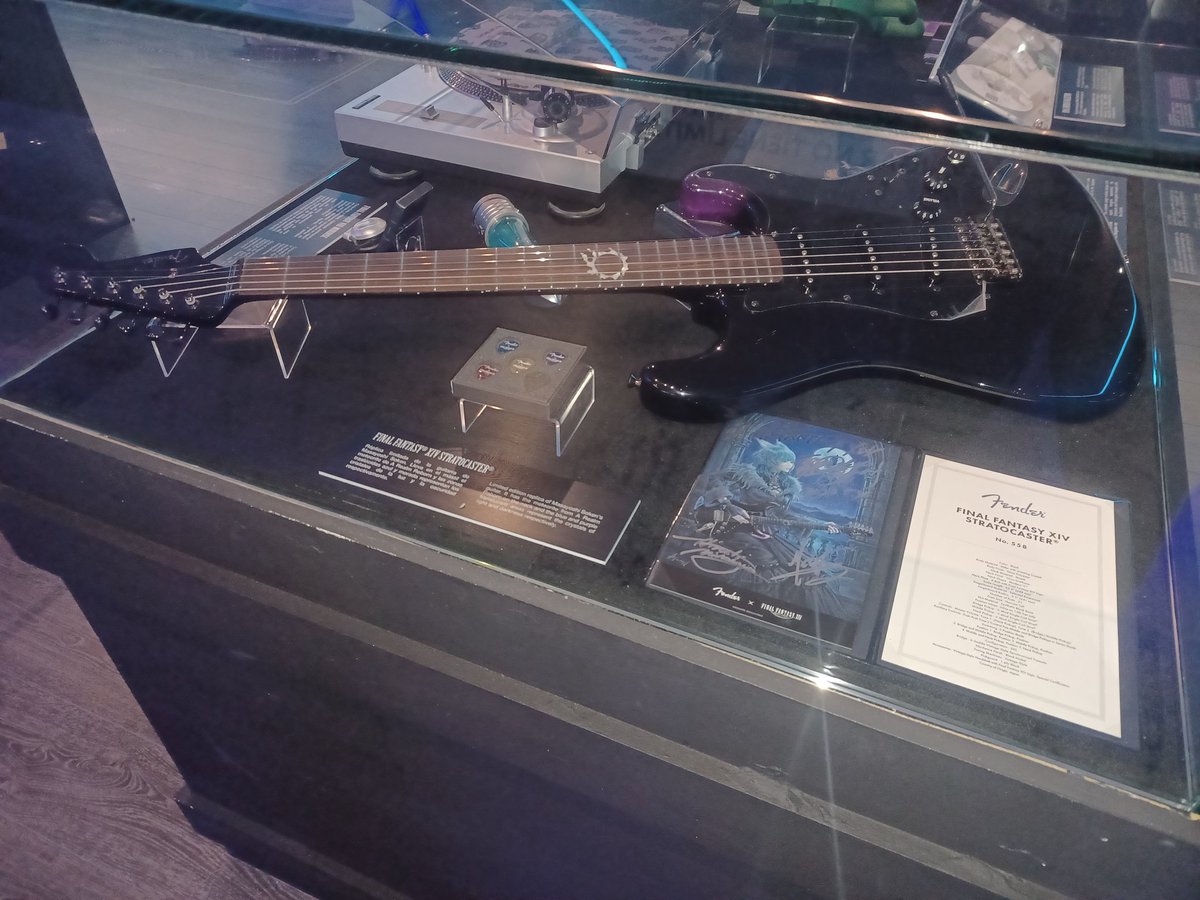 StephenMcC1979's tweet photo. @SlashLP89 @Retr0J Also Final Fantasy Stratocaster https://t.co/8YGfm2XgjP