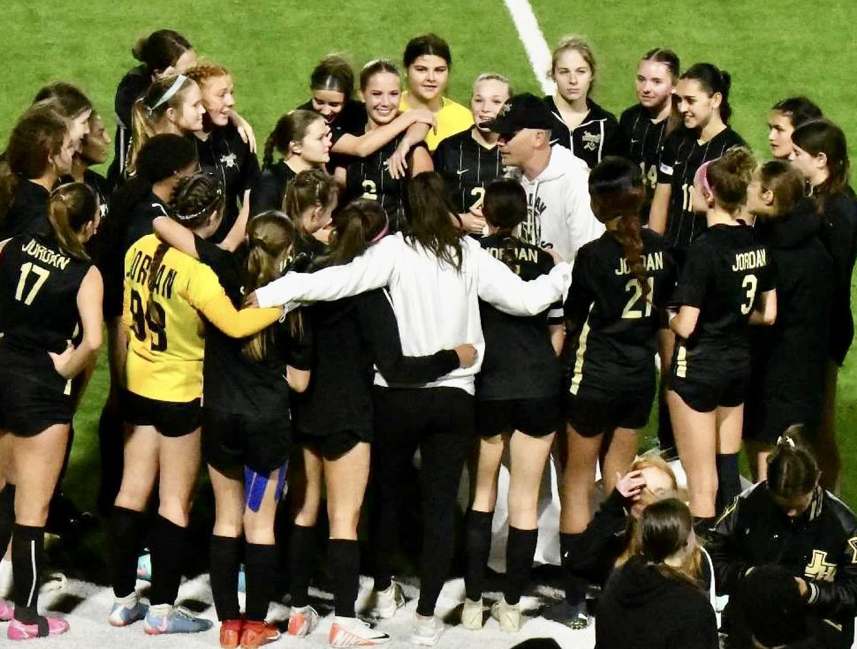 Been at a loss for words these past few weeks watching these ladies work thorough adversity, injuries and coming back stronger together. Last night was unforgettable. The grit this team has is unreal. So proud of these Warriors. They don’t quit. On to ROUND 4. 🖤💛⚽️