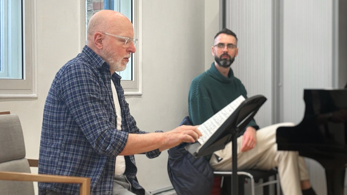 Today, our Young Artists have been in coaching sessions with Sounding Board member Brindley Sherratt 🎶 Our Sounding Board is a group of opera artists who support the Studio's mission to prepare highly talented young artists for a modern career in today's opera profession 👏